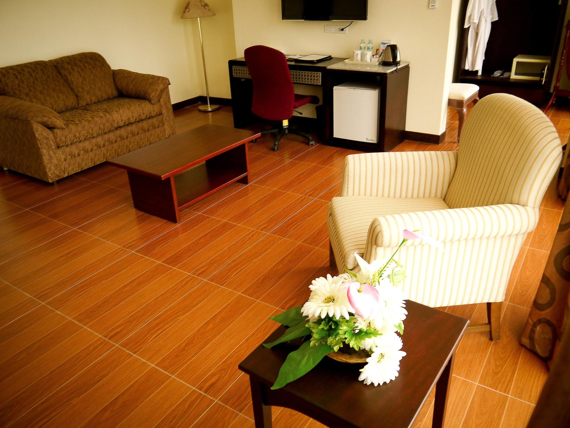 Fersal Hotel - Puerto Princesa Екстериор снимка